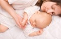 10 ok, amiért jó együtt aludni a babával 