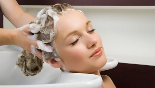  Így kell hajat mosni seborrheás tünetek esetén