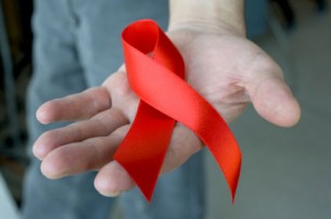 Pánik a betegség kapujában: Ezek az AIDS biztos tünetei