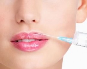 Az ajakfeltöltés előnyei 