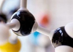 Dr. Holló: Pikkelysömör kezelés- krémtől a biológiai terápiáig