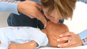 Elengedhetetlen tudomány: baba-újraélesztés