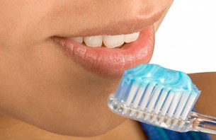 Hányás után ezért tilos fogat mosni!