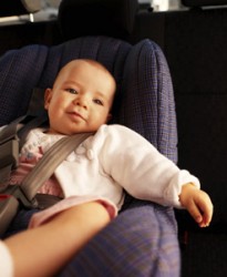 Mikor és mennyit utazzon autóval a baba?