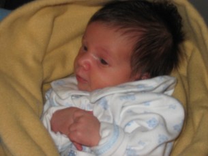 Tévhit: dús hajú lesz aki sűrű hajkoronával születik